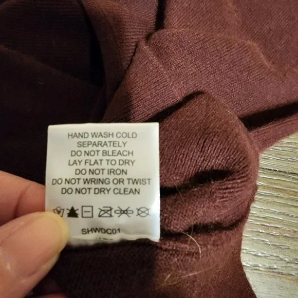 Quince Mongolian Cashmere Turtleneck Sweater NWOT Maroon Small - Picture 8 of 8